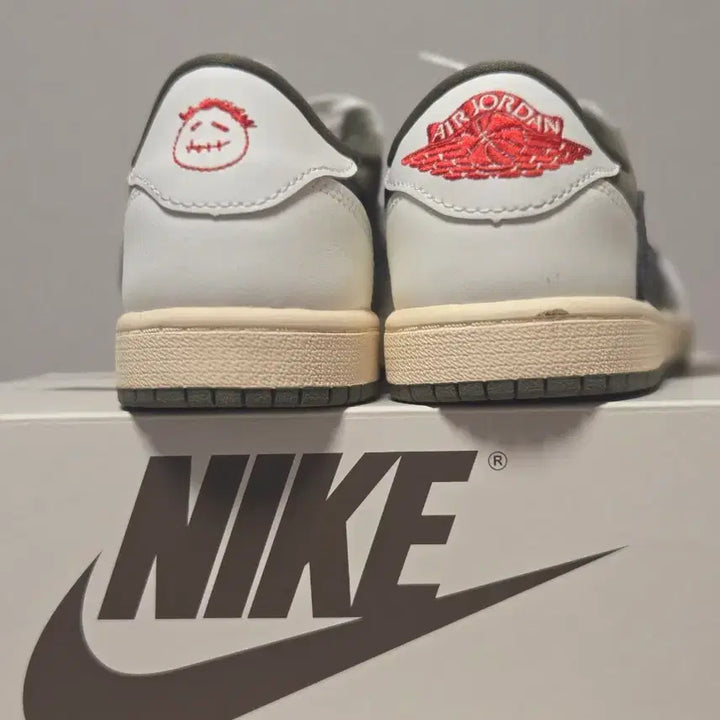 [BUNJANG] Travis Scott x Nike Air Jordan 1 Low OG SP Olive Kids / 나이키 트래비스 스캇 조던1 로우 올리브
