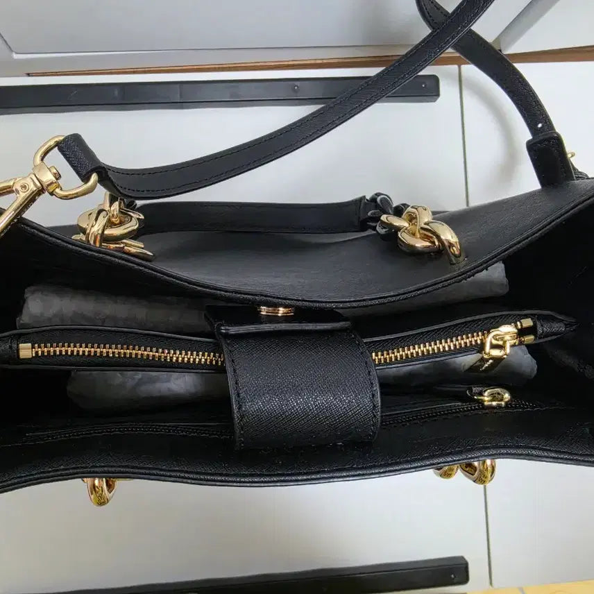 [BUNJANG] Michael Kors Black Saffiano Leather Tote &amp; Crossbody Bag / [정품]마이클 코어스 블랙 사피아노 가죽 토트 &amp; 크로스백