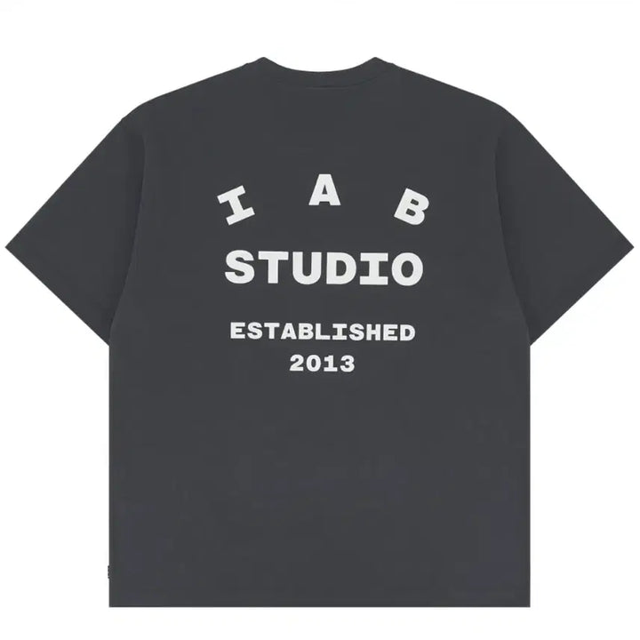 [BUNJANG] IAB Studio Graphic T-Shirt Charcoal XL / XL 아이앱 스튜디오 반팔 차콜
