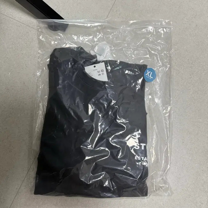 [BUNJANG] IAB Studio Graphic T-Shirt Charcoal XL / XL 아이앱 스튜디오 반팔 차콜