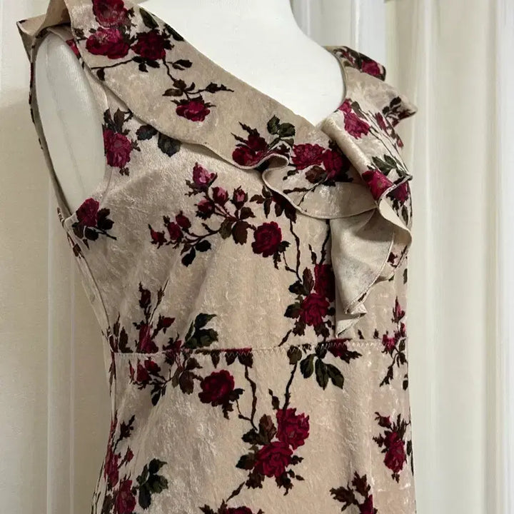 [BUNJANG] Restroes Floral Velvet Dress Gothic / 레스트로즈 플로럴 벨벳 원피스 고딕