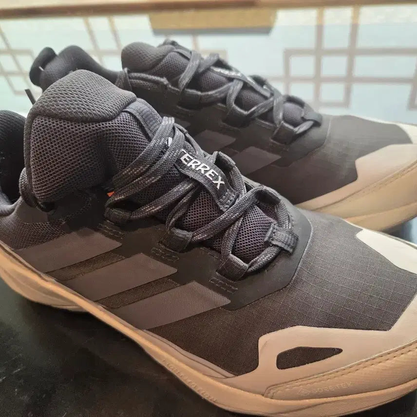 [BUNJANG] Adidas Terrex GORE-TEX Trekking Shoes / 아디다스 테렉스 고어텍스 트레킹화