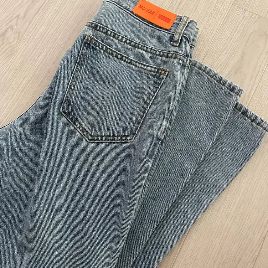 [BUNJANG] Millioncor Light Wash Slim Straight Jeans (Size S) / 배송비x 밀리언코르 연청 슬림 스트레이트 바지 S(스몰)