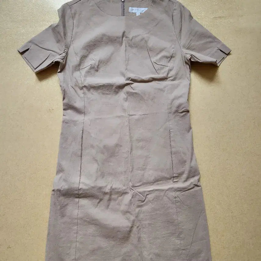 [BUNJANG] Beige Round Neck Short Sleeve Midi Dress / 베이지색 라운드넥 반팔 원피스 베이지