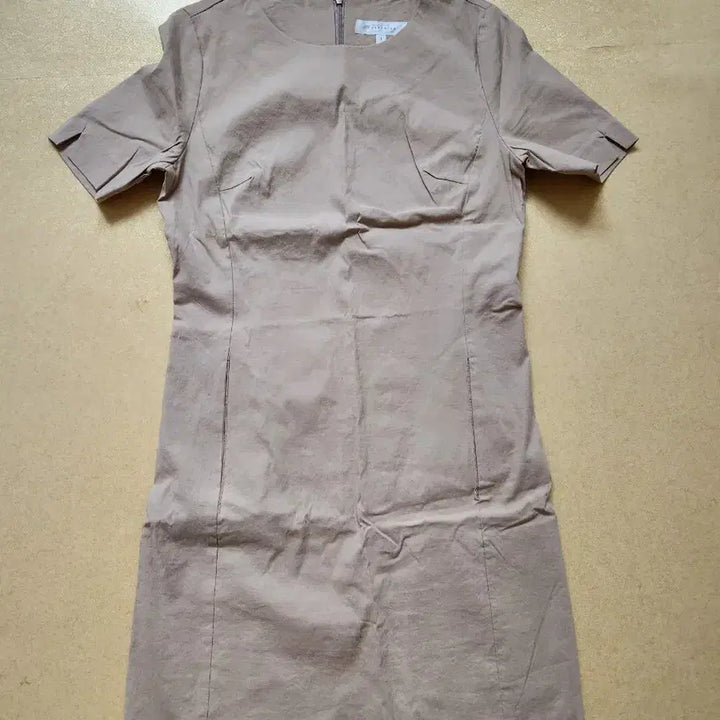 [BUNJANG] Beige Round Neck Short Sleeve Midi Dress / 베이지색 라운드넥 반팔 원피스 베이지