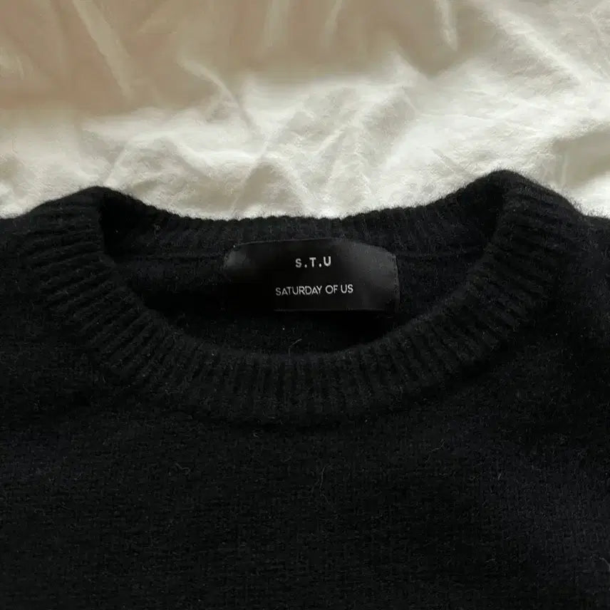 [BUNJANG] STU Stitch Knit Sweater - Large / STU 스티치 니트 라지 블랙, 베이지 각 3만원