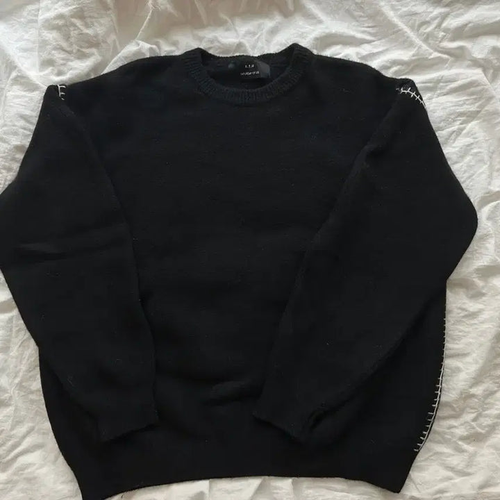 [BUNJANG] STU Stitch Knit Sweater - Large / STU 스티치 니트 라지 블랙, 베이지 각 3만원