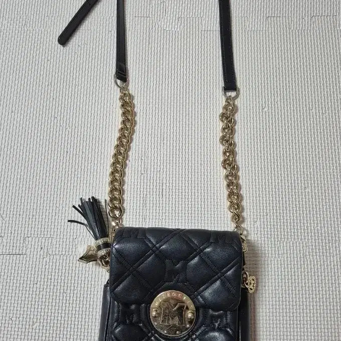 [BUNJANG] Meticrosity Quilting Crossbody Bag Black / 메트로시티 퀼팅 크로스백 블랙