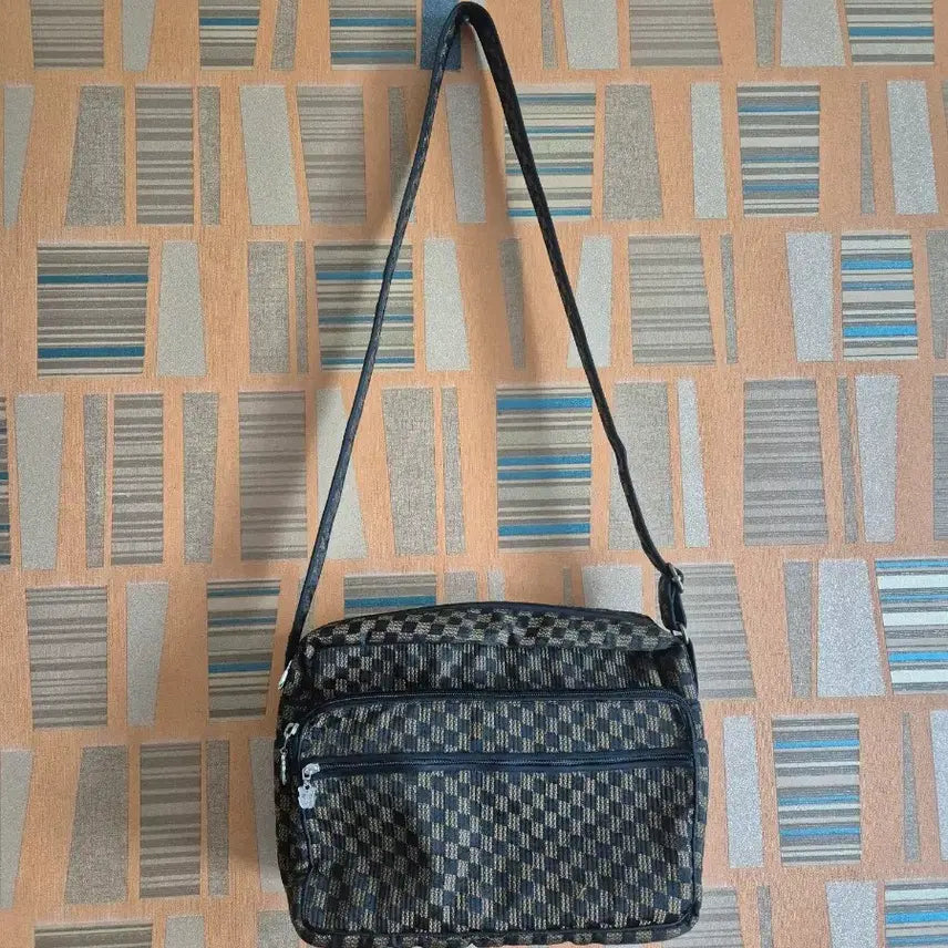 [BUNJANG] Check Pattern Crossbody Bag / 미사용 보관제품 체크 패턴 크로스백