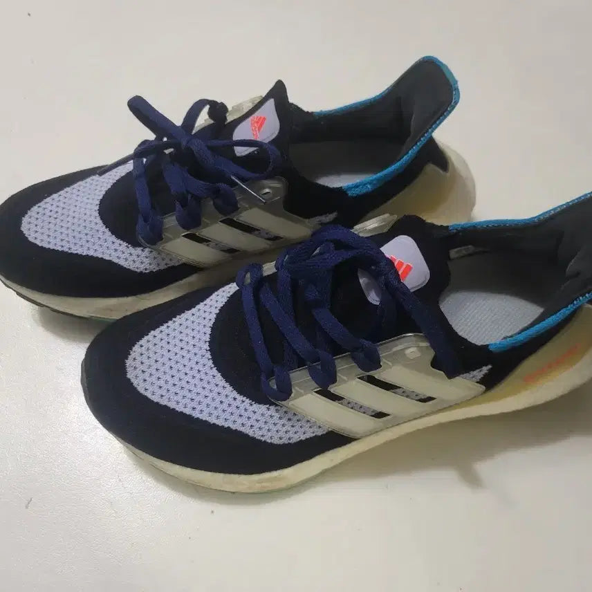 [BUNJANG] Adidas Ultraboost Black/Blue 240mm / 아디다스 울트라부스트 240mm 블랙/블루