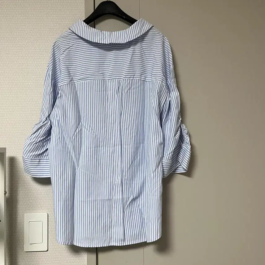 [BUNJANG] Soup 7-Sleeve Striped Blouse (Sky Blue) / Soup 숩 7부 셔츠 블라우스 (스트라이프 하늘색)