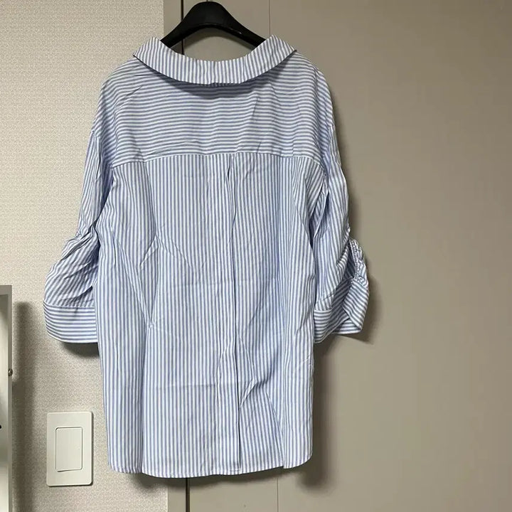 [BUNJANG] Soup 7-Sleeve Striped Blouse (Sky Blue) / Soup 숩 7부 셔츠 블라우스 (스트라이프 하늘색)