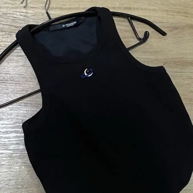 [BUNJANG] Urban Dress Cropped Sleeveless T-Shirt / 어반드레스 크롭 민소매 티셔츠