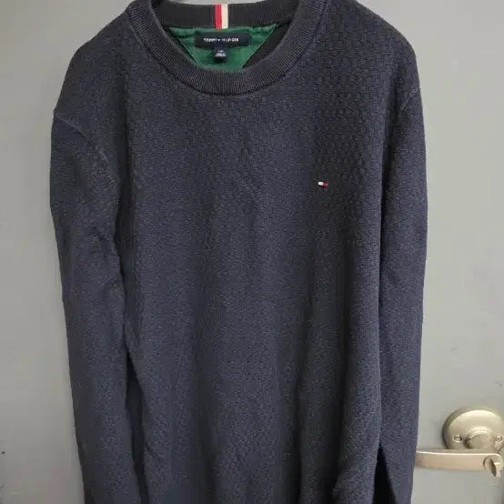 [BUNJANG] Tommy Hilfiger Navy Cable Knit Round Neck Sweater / 타미힐피거 네이비 라운드넥 니트