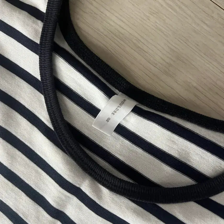 [SOLD OUT] 우드비 스트라이프 바캉스 티셔츠 네이비 2사이즈
