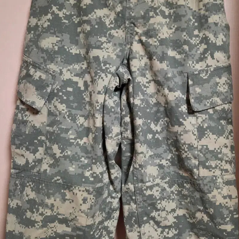 [BUNJANG] Digital Pixel Camo Cargo Pants / 디지털 픽셀 카모 카고 바지