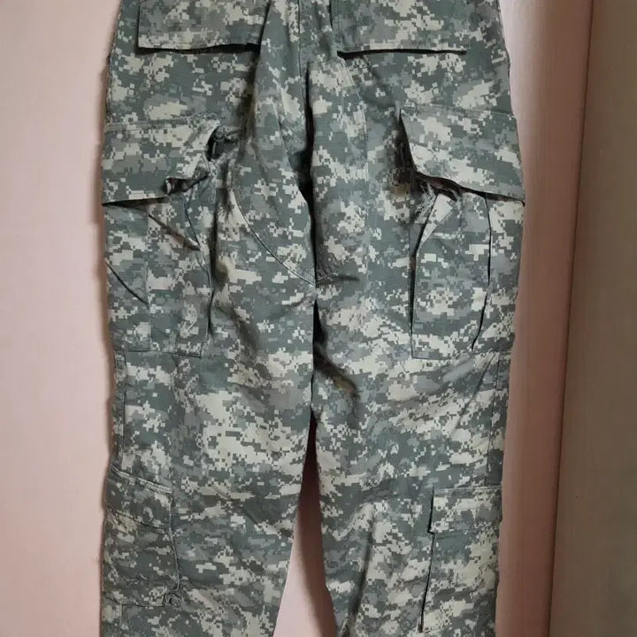 [BUNJANG] Digital Pixel Camo Cargo Pants / 디지털 픽셀 카모 카고 바지