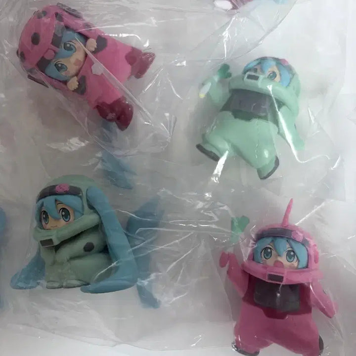 [SOLD OUT] 하츠네 미쿠 건담 자쿠 가챠 4종 풀세트 일괄