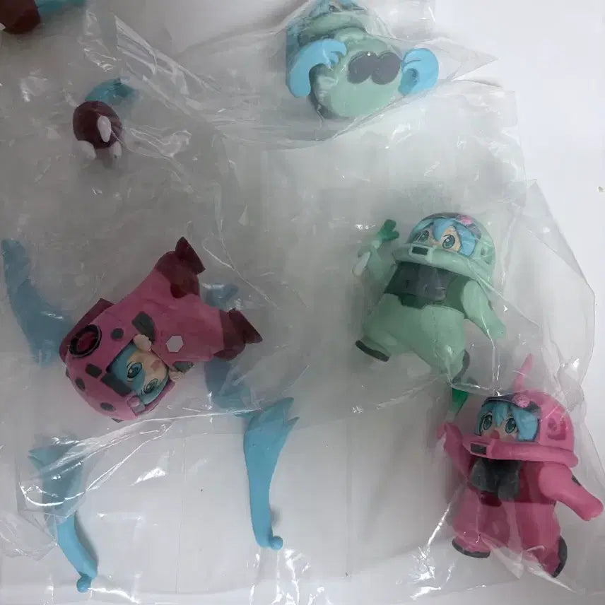 [SOLD OUT] 하츠네 미쿠 건담 자쿠 가챠 4종 풀세트 일괄