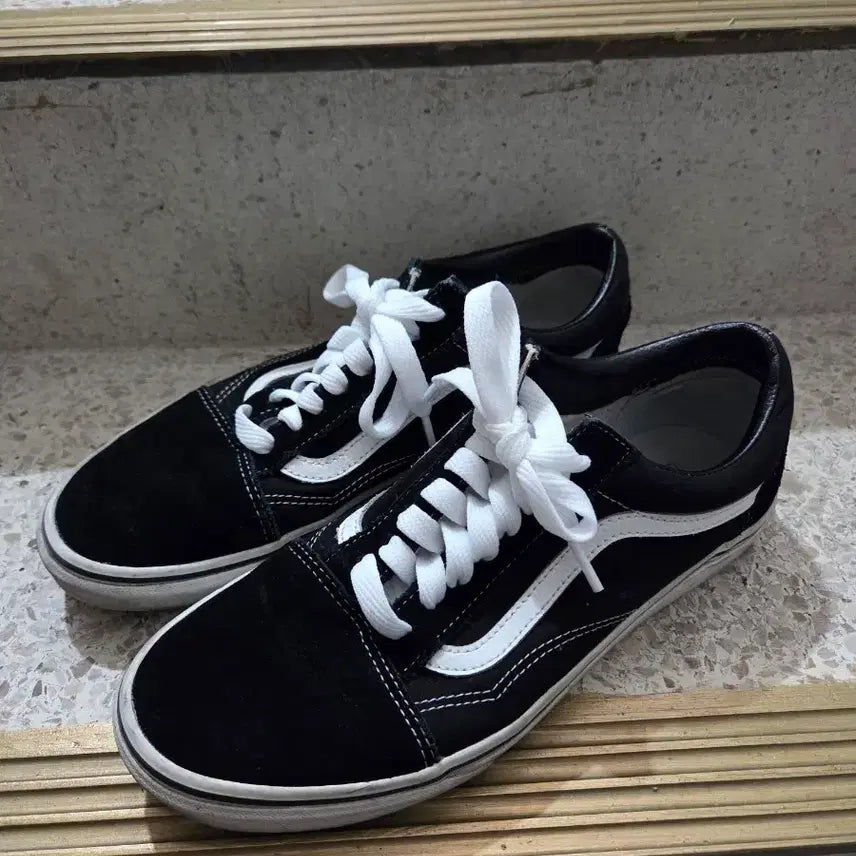[BUNJANG] Vans Old Skool Black Sneakers (270mm) / 반스 올드스쿨 블랙 스니커즈(270)