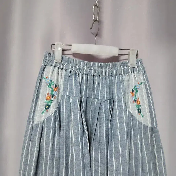 [SOLD OUT] 스트라이프 린넨 혼방 자수 와이드 바지