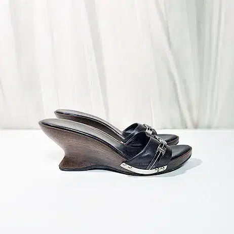[BUNJANG] Salvatore Ferragamo Wood Heel Leather Sandals Black / 페라가모 샌들 240