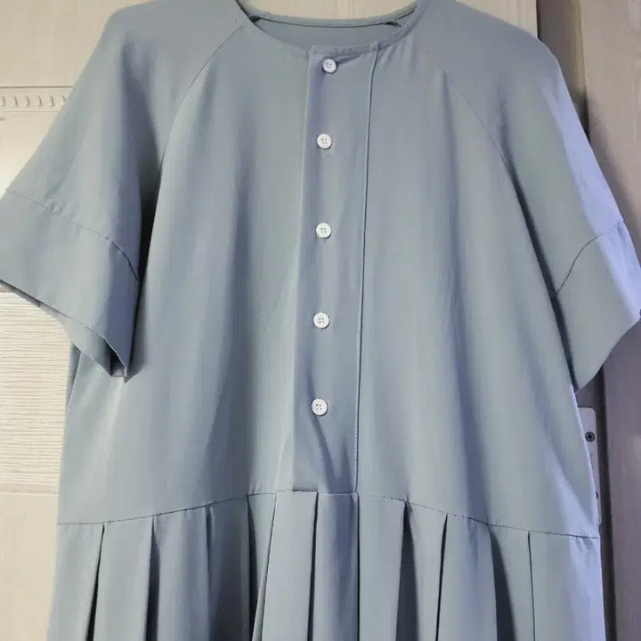 [BUNJANG] Pleated Short-Sleeve Maxi Dress Sky Blue / 플리츠 반팔 롱 원피스 하늘색