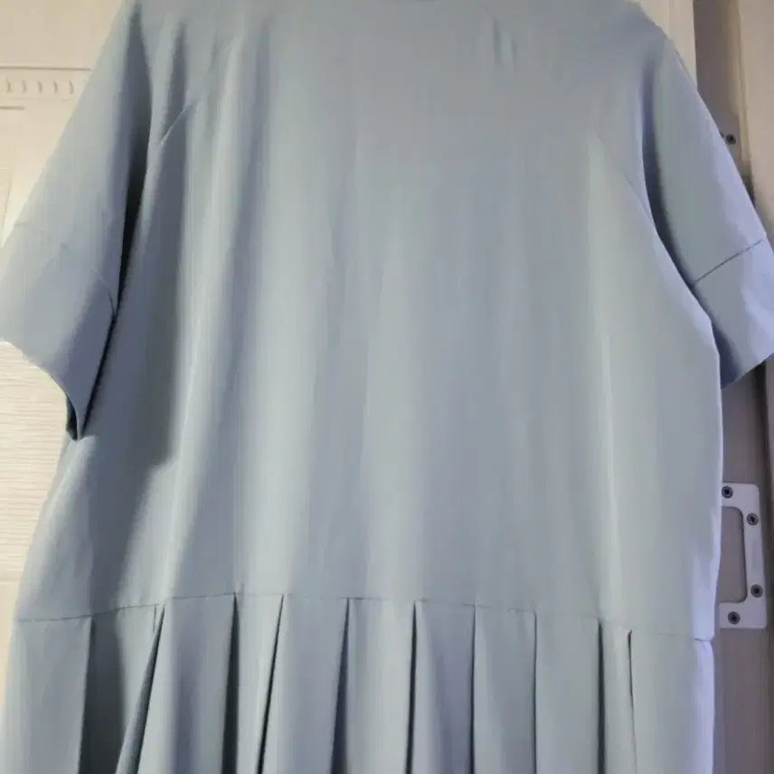 [BUNJANG] Pleated Short-Sleeve Maxi Dress Sky Blue / 플리츠 반팔 롱 원피스 하늘색