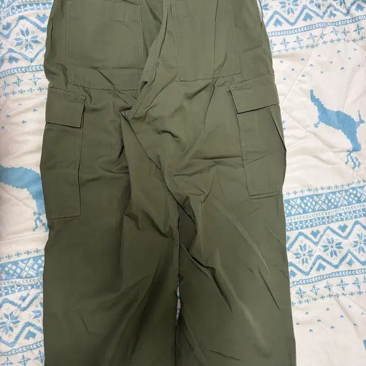 [BUNJANG] Uniqlo GU Cargo Pants M (33-34) / 유니클로 gu 카고팬츠 m 33~34
