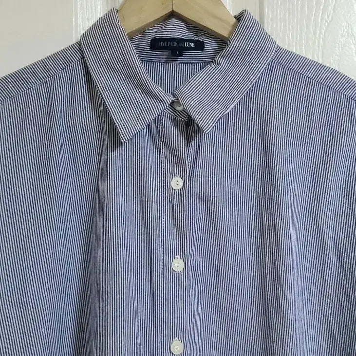 [BUNJANG] Striped Embroidered Sleeve Shirt + Black Lettering T-Shirt / 스트라이프 자수 소매 셔츠+블랙 레터링 반팔티