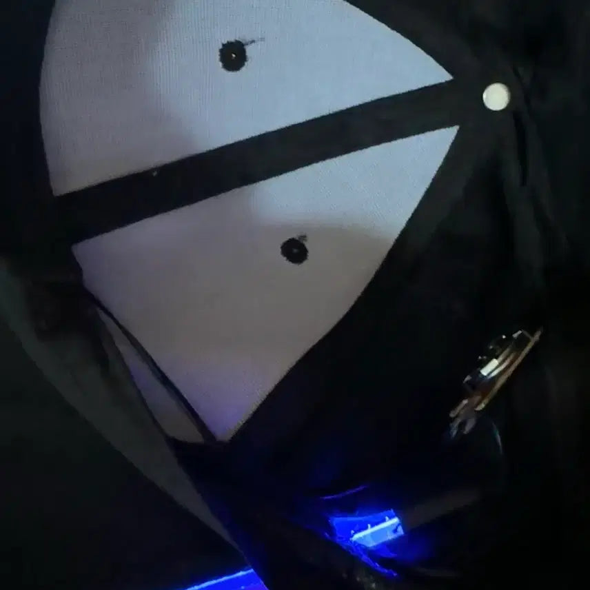 [BUNJANG] Black Plain LED Baseball Cap / 무지 불나오는 블랙 볼캡 모자