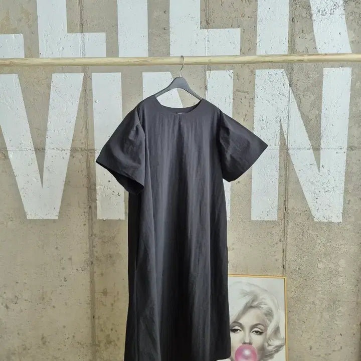 [BUNJANG] Pleated Short-Sleeve Maxi Dress / 예쁜핏 플리츠  반팔 롱원피스