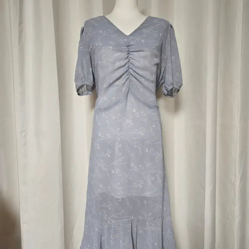 [BUNJANG] Sky Blue Floral Shirring Chiffon Long Dress / 하늘색 잔꽃무늬 셔링 쉬폰 롱 원피스