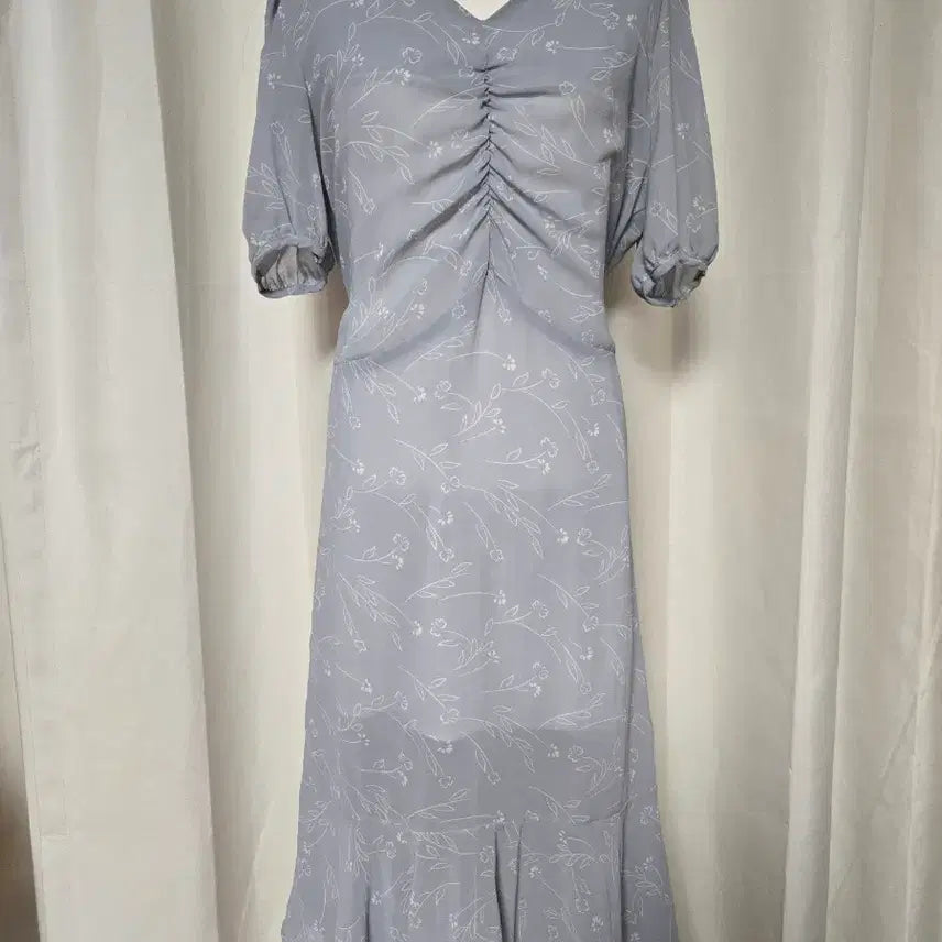 [BUNJANG] Sky Blue Floral Shirring Chiffon Long Dress / 하늘색 잔꽃무늬 셔링 쉬폰 롱 원피스