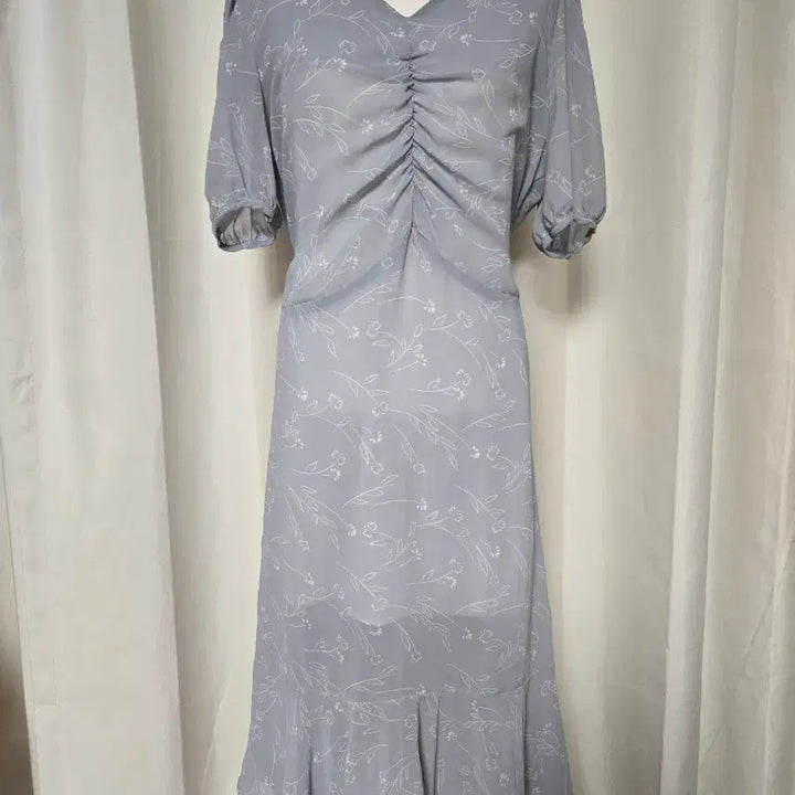 [BUNJANG] Sky Blue Floral Shirring Chiffon Long Dress / 하늘색 잔꽃무늬 셔링 쉬폰 롱 원피스