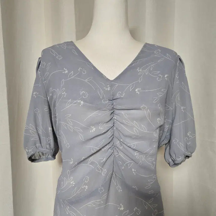 [BUNJANG] Sky Blue Floral Shirring Chiffon Long Dress / 하늘색 잔꽃무늬 셔링 쉬폰 롱 원피스