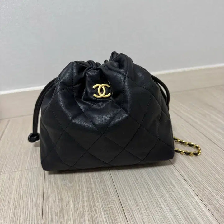 [BUNJANG] CC Logo Reform Drawstring Pouch Bag / CC 로고 리폼 드로스트링 파우치백