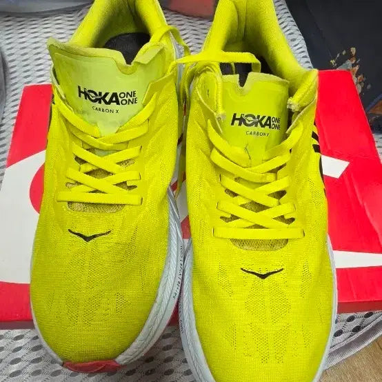 [BUNJANG] Hoka One One Carbon X Neon Running Shoes / 호카 오네오네 카본X 형광 운동화