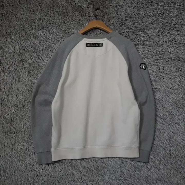 [BUNJANG] Descente Canada Ski Cross Team Sweatshirt / 데상트 캐나다 스키 크로스팀 맨투맨 티셔츠 2200039