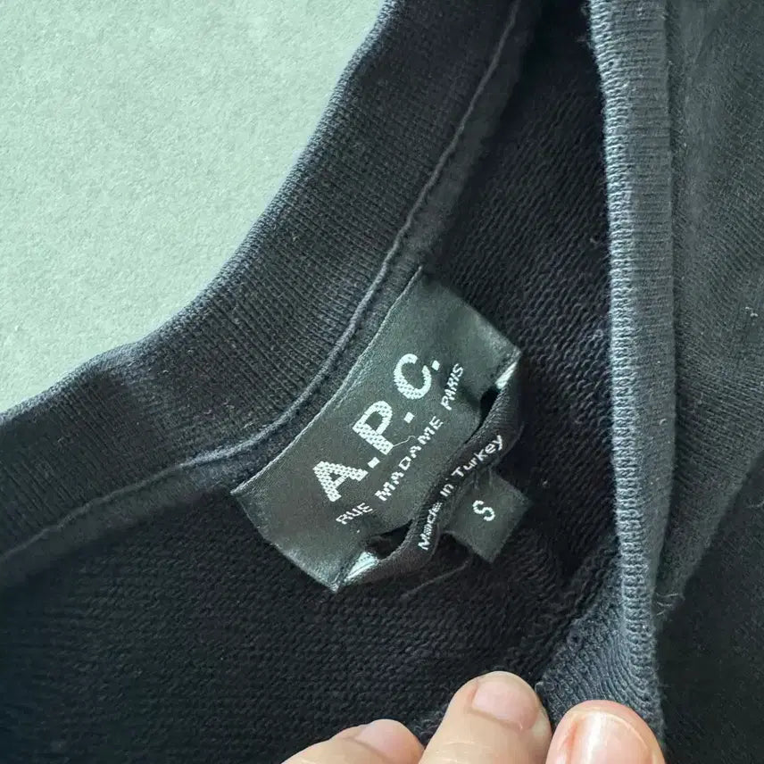 [BUNJANG] A.P.C. Sweatshirt Black / 아페세 멘투맨