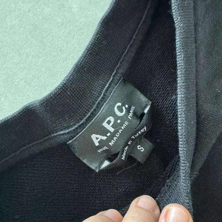 [BUNJANG] A.P.C. Sweatshirt Black / 아페세 멘투맨