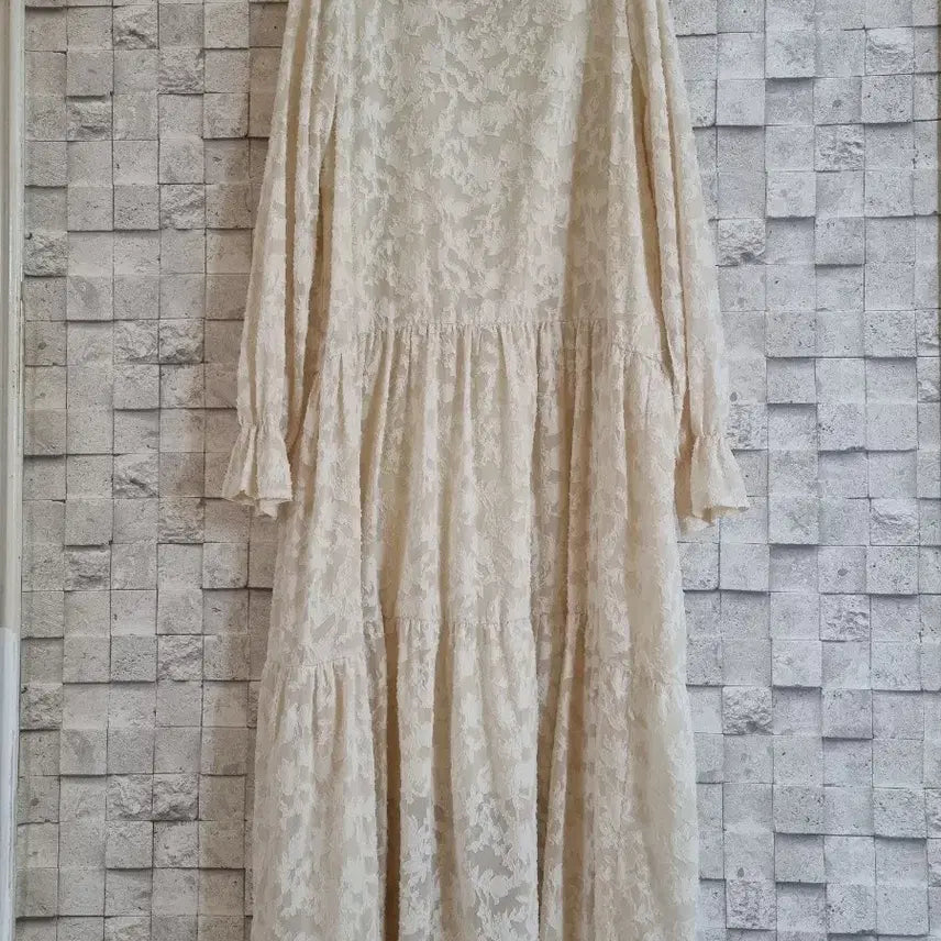 [SOLD OUT] evo 크림색 롱원피스