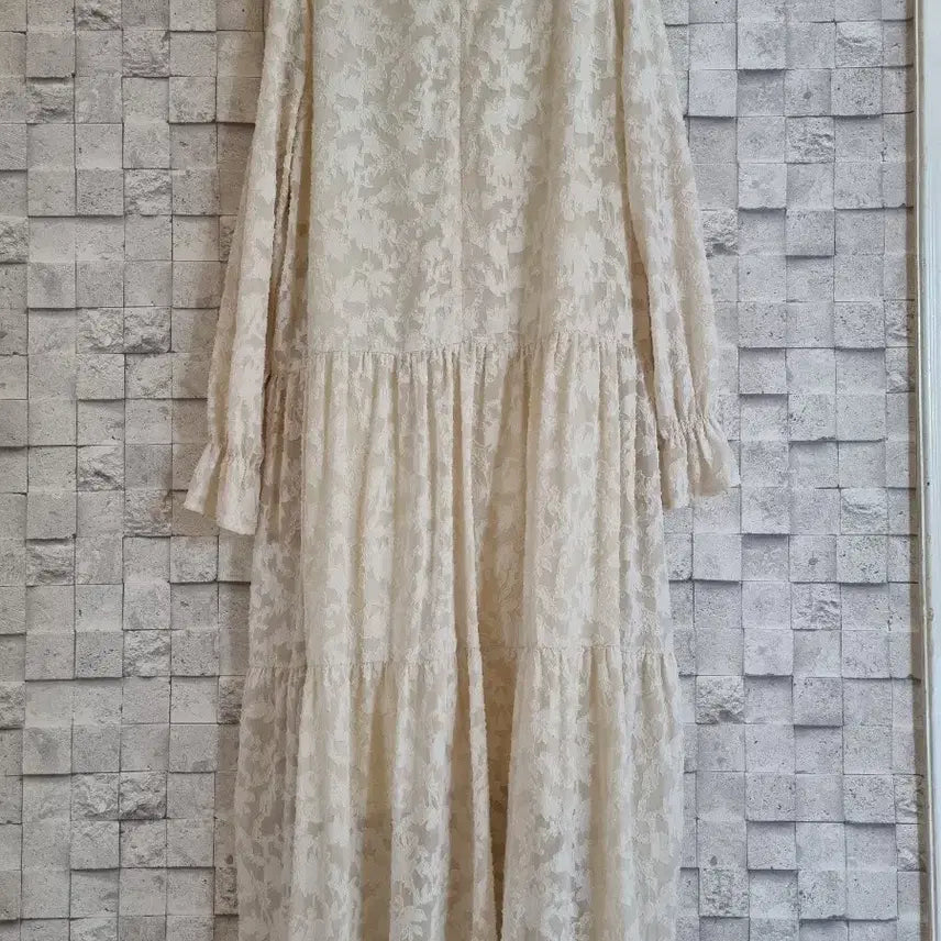[SOLD OUT] evo 크림색 롱원피스