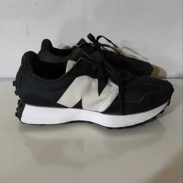 [BUNJANG] New Balance 327 Black Sneakers / 뉴발란스 327 블랙 스니커즈 운동화