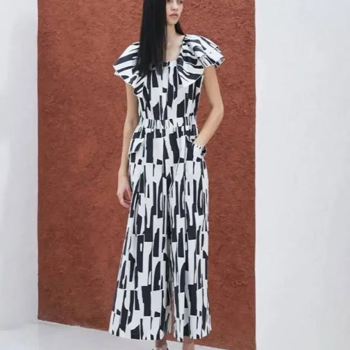 [BUNJANG] Egoist Ruffle Sleeve Wide Jumpsuit Size 55 / 에고이스트 러플소매 와이드 점프수트 55사이즈