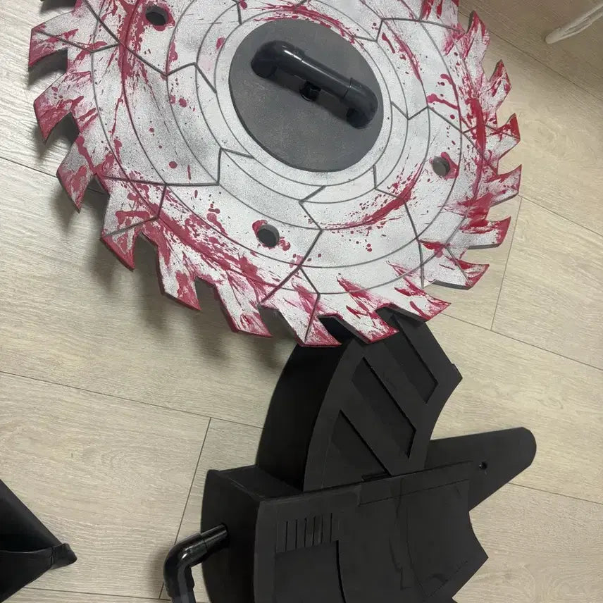 [BUNJANG] Sakamoto Days Osaragi Cosplay Costume with Chainsaw Prop / L / 사카모토 데이즈 오사라기 코스프레 의상, 무기 전기톱