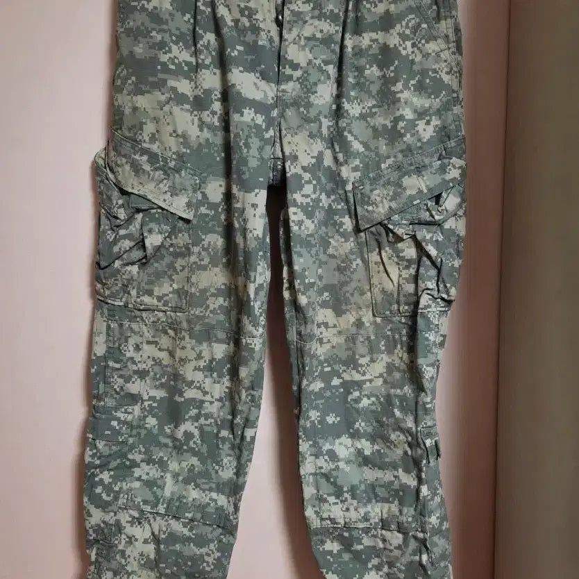 [BUNJANG] Digital Camo Cargo Pants / 디지털 카모 카고 바지