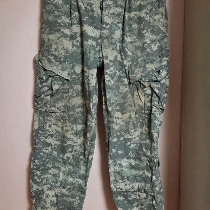 [BUNJANG] Digital Camo Cargo Pants / 디지털 카모 카고 바지