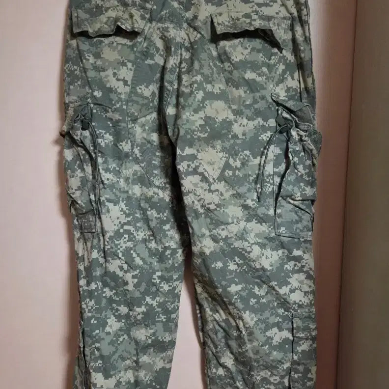 [BUNJANG] Digital Camo Cargo Pants / 디지털 카모 카고 바지