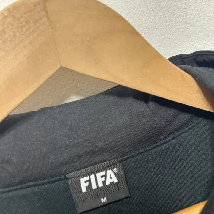 [BUNJANG] FIFA Black Windbreaker Hoodie M / FIFA 블랙 후드 바람막이 M